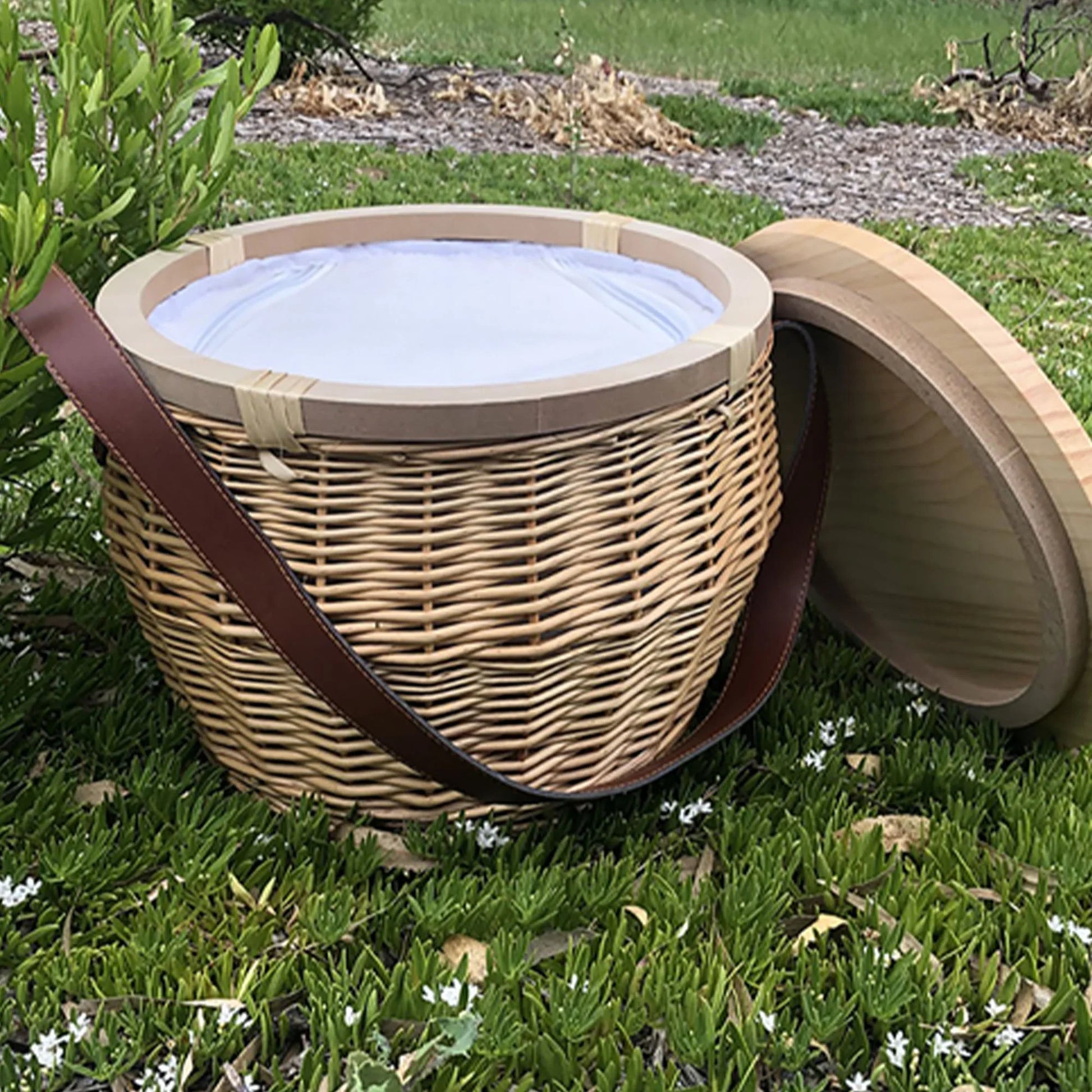 Scotch Wicker Picnic Cooler Basket Round - PrintaPromo