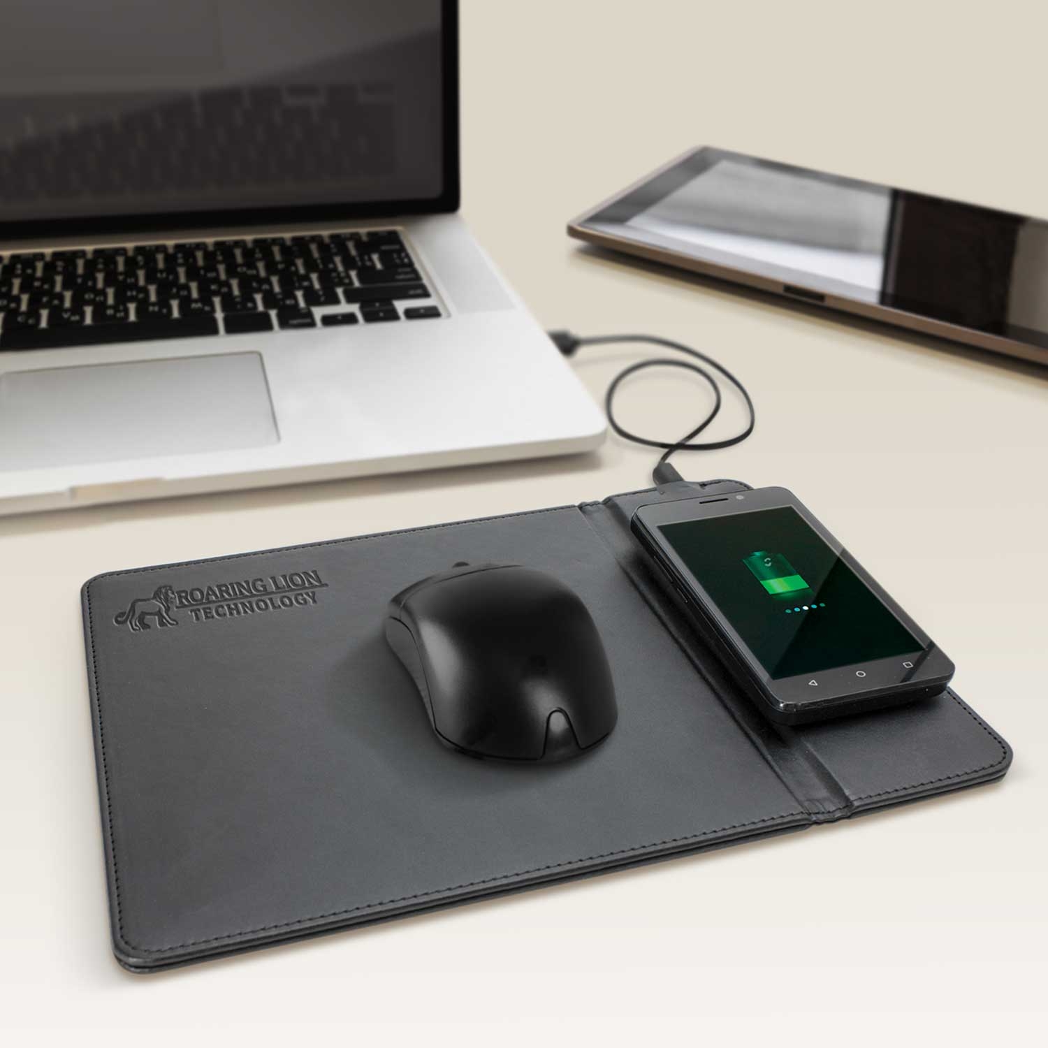 113175 Astron Wireless Charging Mouse Mat